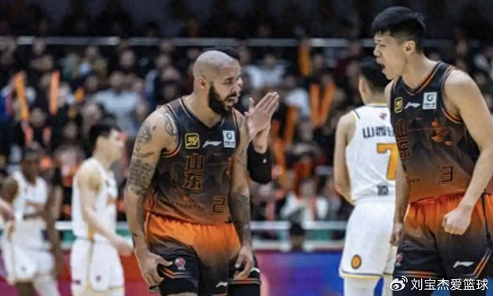 旺财28.com-临沂再相逢：致盖利摩尔——穿过山东球衣，便值得一生掌声|山东队|吉林|持球|主力|篮板_新浪体育_新浪新闻