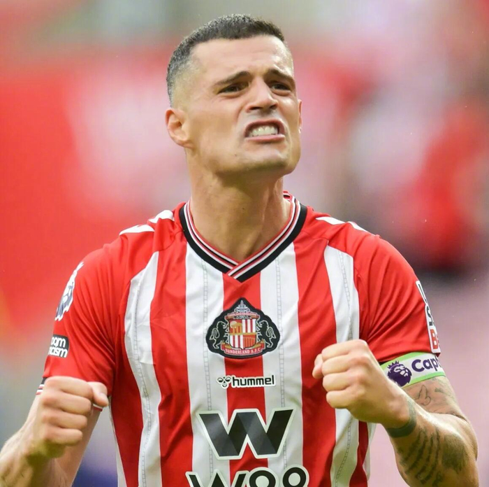 扎卡本赛季英超向前传球75次领跑中场