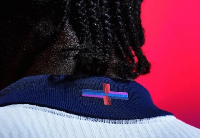 旺财28.com-三狮欧洲杯战袍爆改国旗颜色，政客、名宿怒向耐克