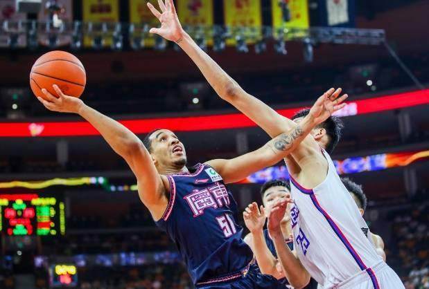 旺财28登录-年轻人顶不住周琦还没回来，内线漏洞广东暂时难补